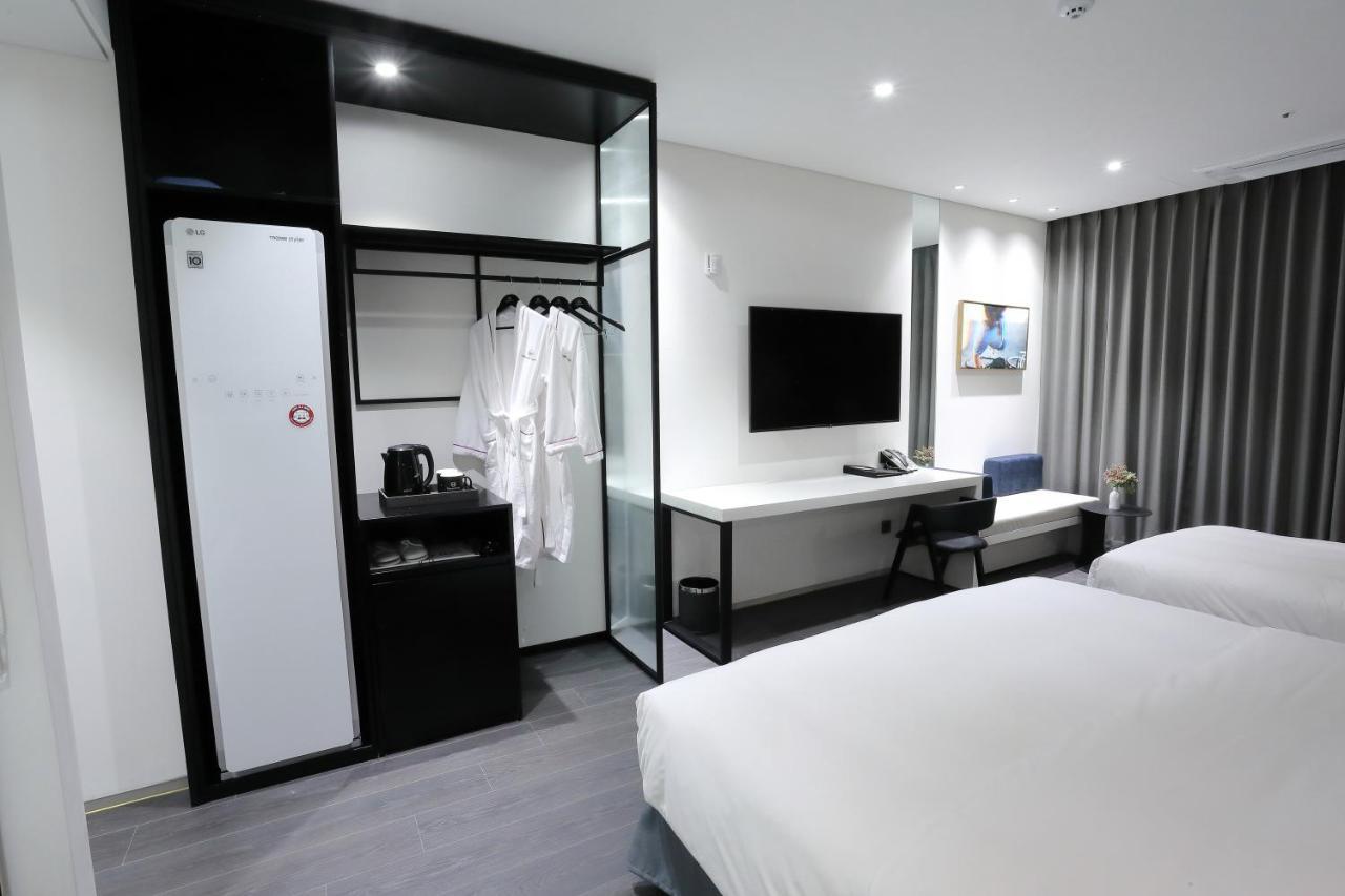 Orchid Hotel ونجو المظهر الخارجي الصورة