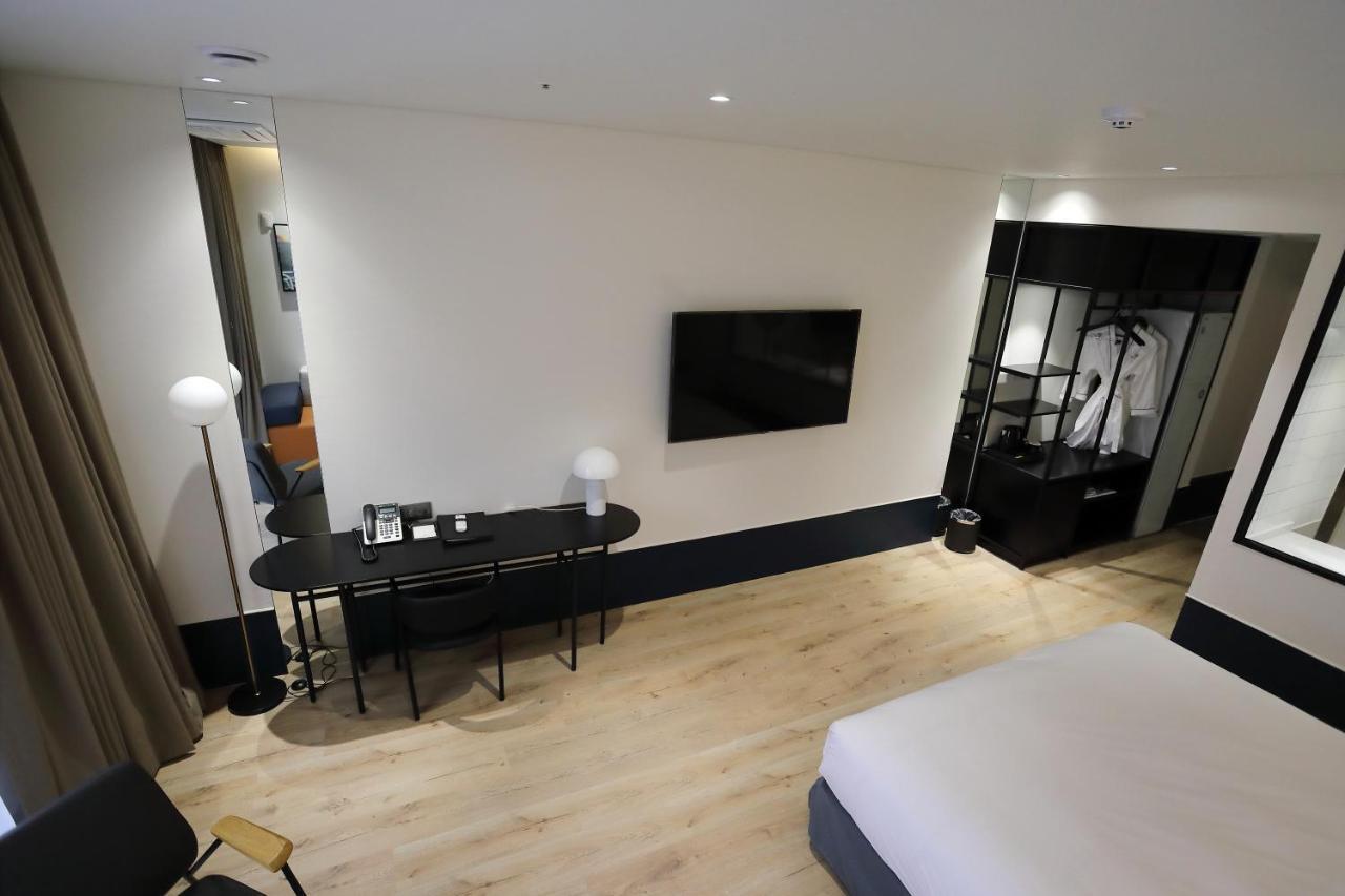 Orchid Hotel ونجو المظهر الخارجي الصورة